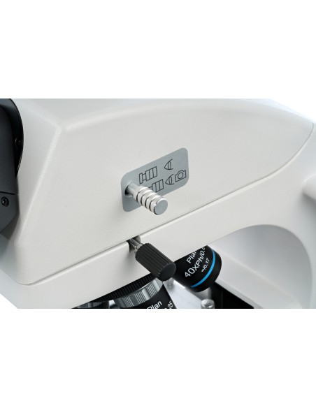 Microscopio trinoculare Levenhuk MED 45T